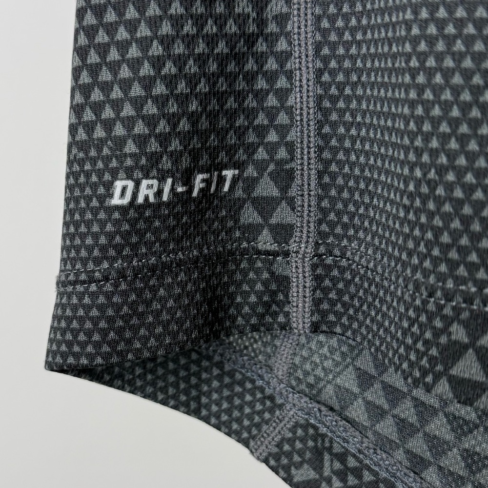 Nike Gray Patterned Tee - Picture 4 of 7